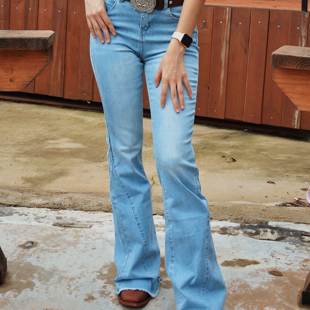 Western Blue Stretch Light wash flare jeans size 9 NWT 28 waist